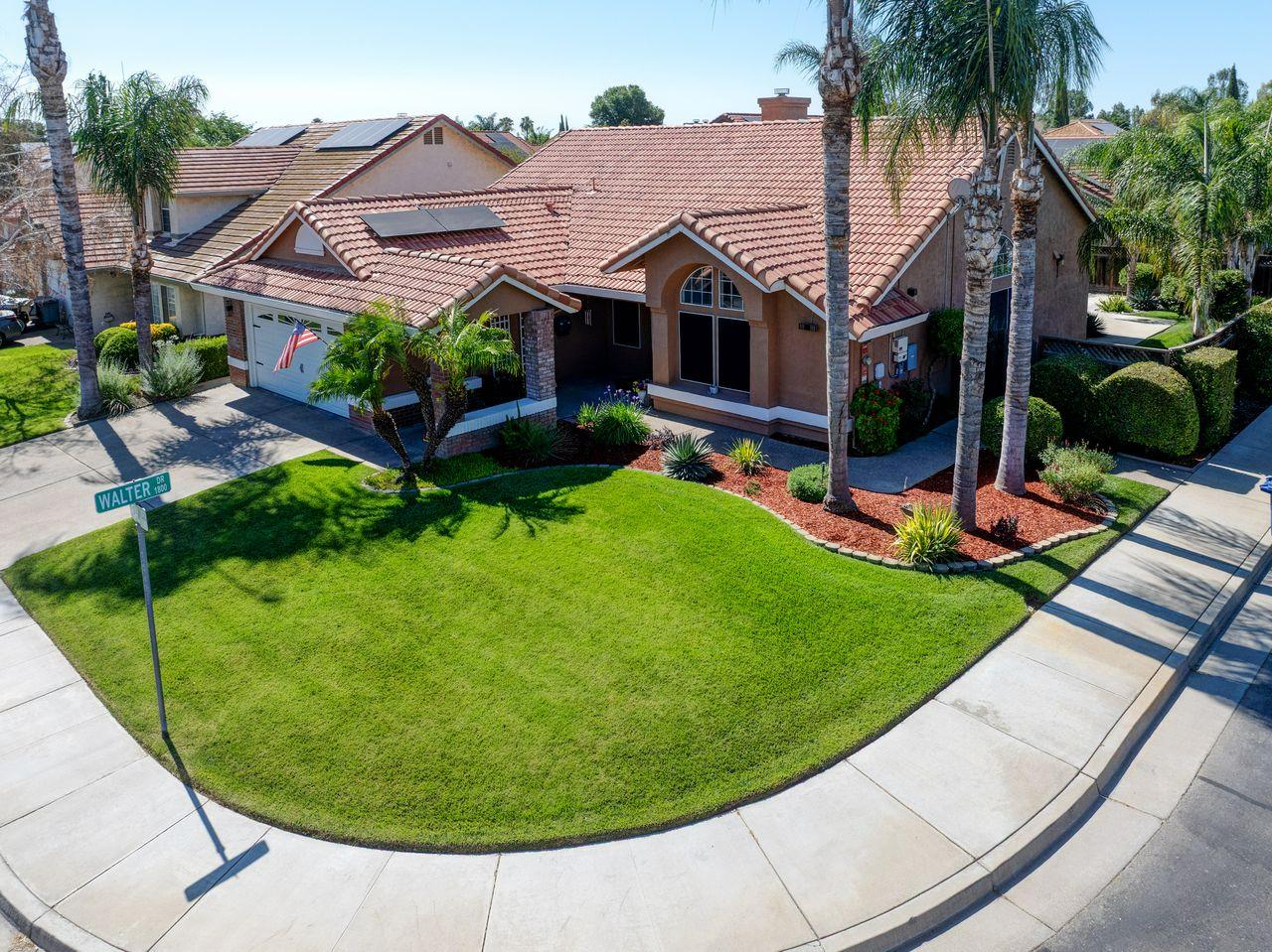 1029 Neal St, Los Banos, CA 93635