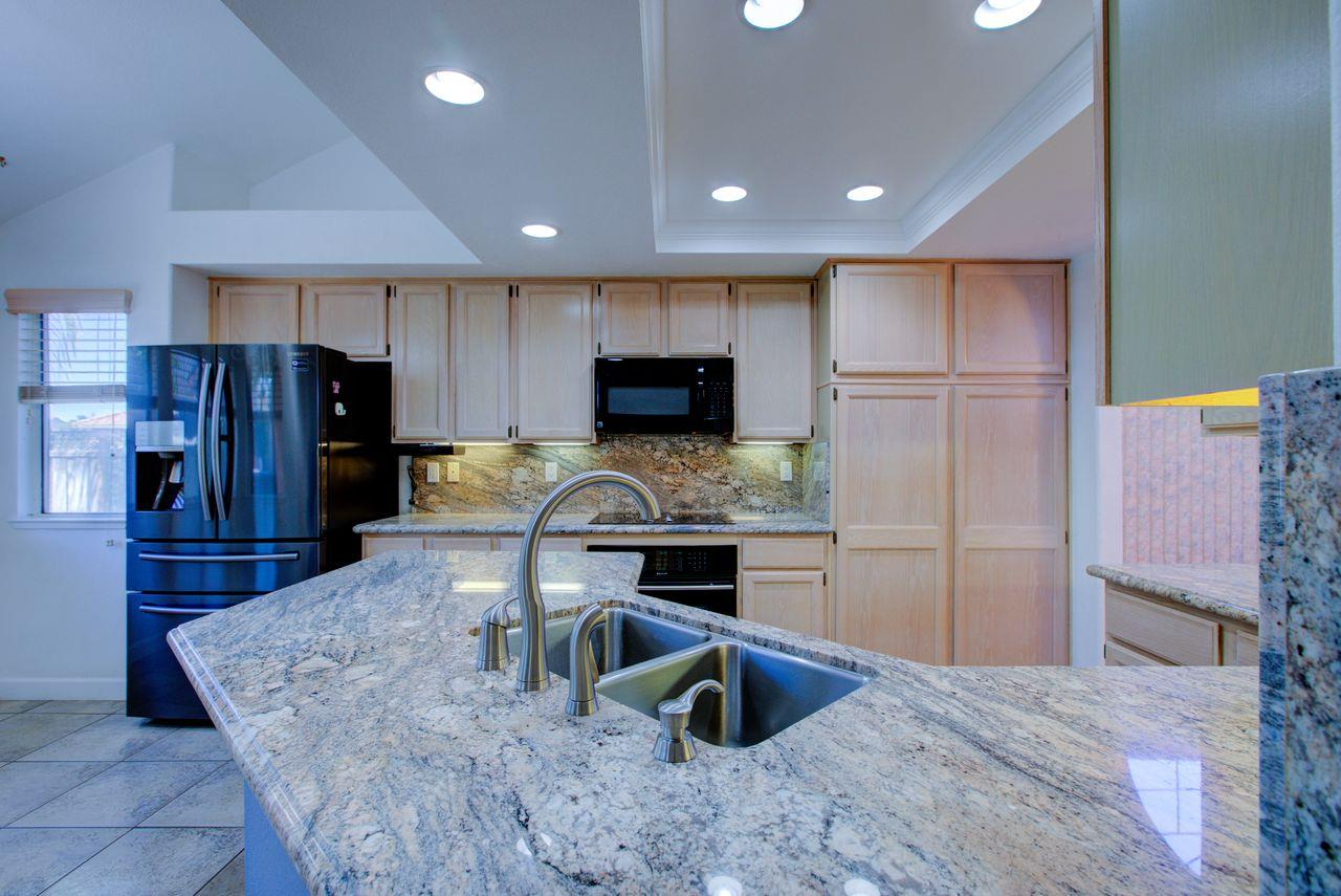 1029 Neal St, Los Banos, CA 93635