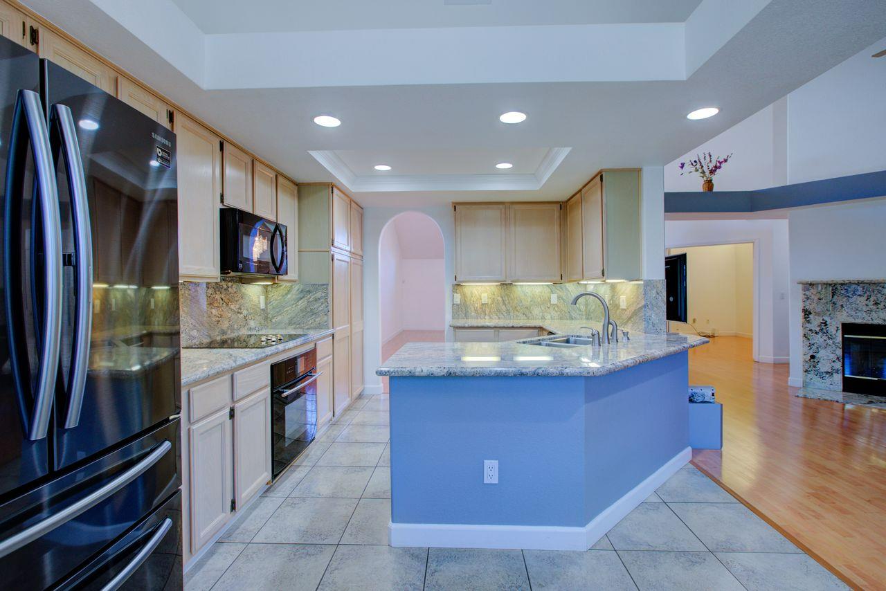1029 Neal St, Los Banos, CA 93635
