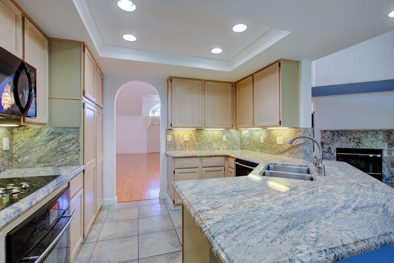 1029 Neal St, Los Banos, CA 93635