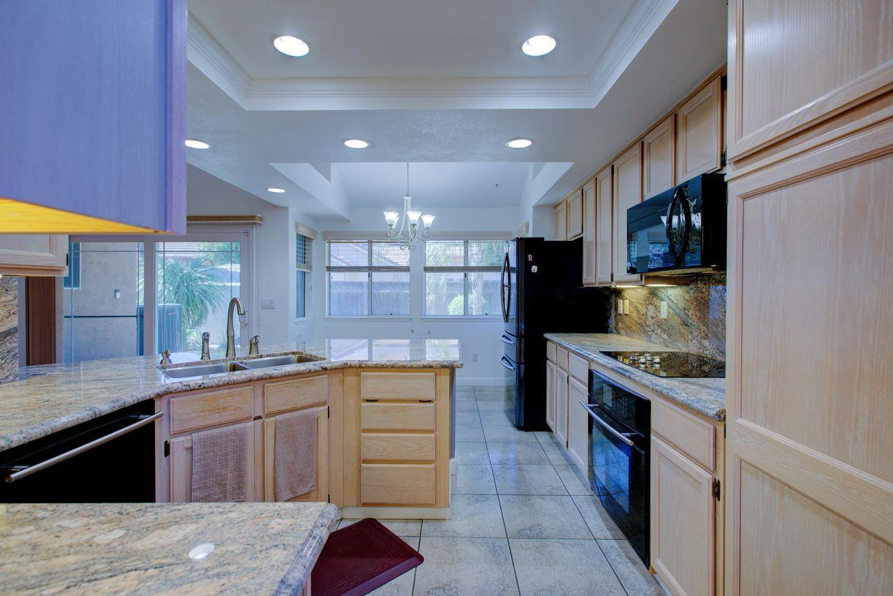 1029 Neal St, Los Banos, CA 93635