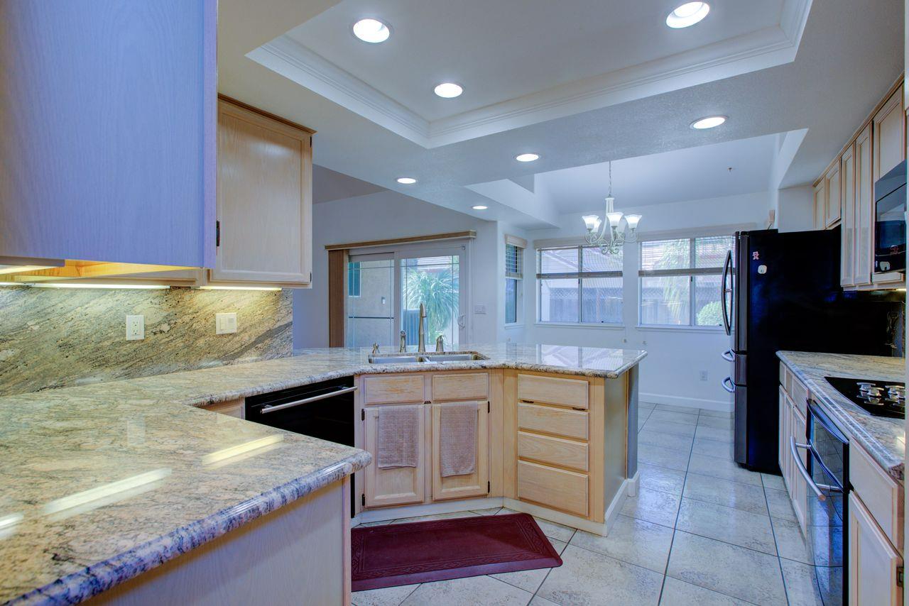 1029 Neal St, Los Banos, CA 93635
