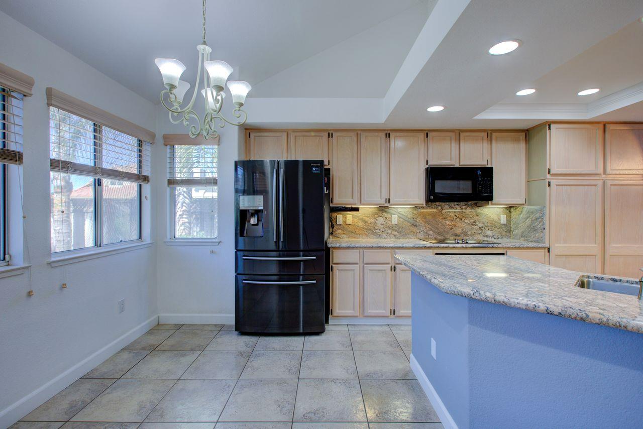 1029 Neal St, Los Banos, CA 93635