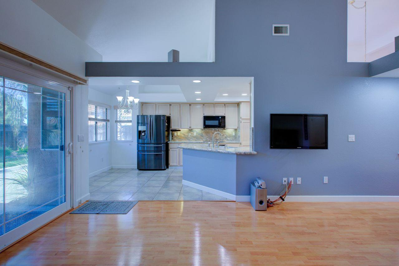 1029 Neal St, Los Banos, CA 93635