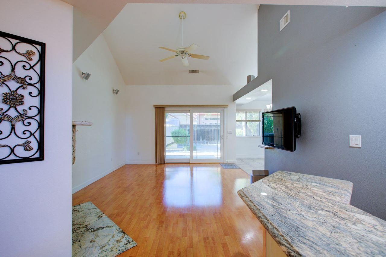 1029 Neal St, Los Banos, CA 93635