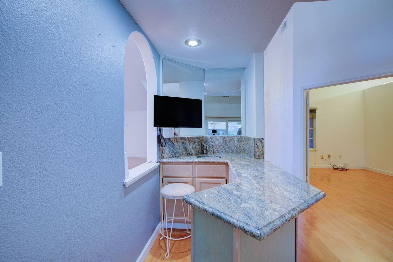 1029 Neal St, Los Banos, CA 93635