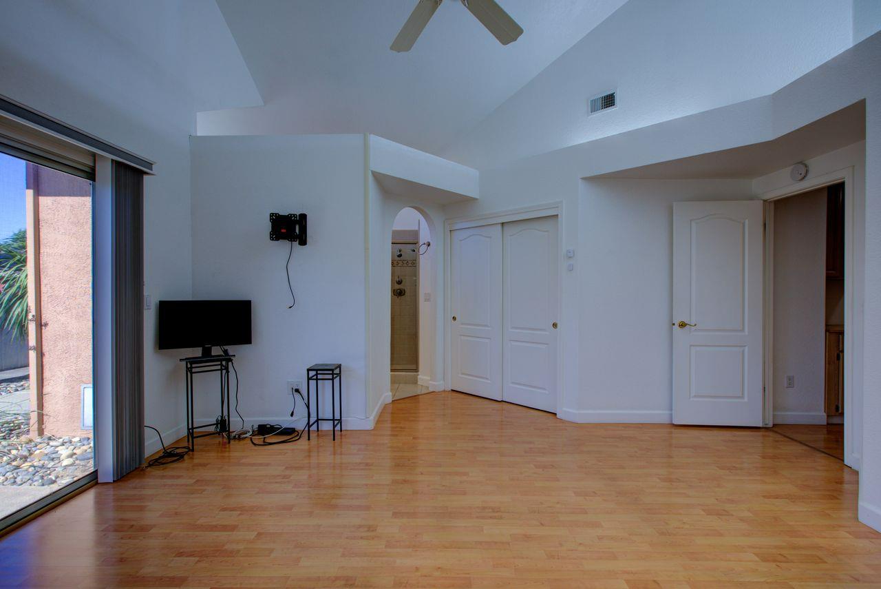 1029 Neal St, Los Banos, CA 93635