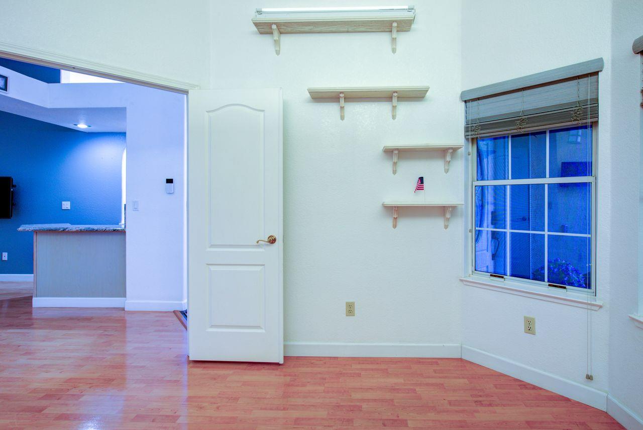 1029 Neal St, Los Banos, CA 93635