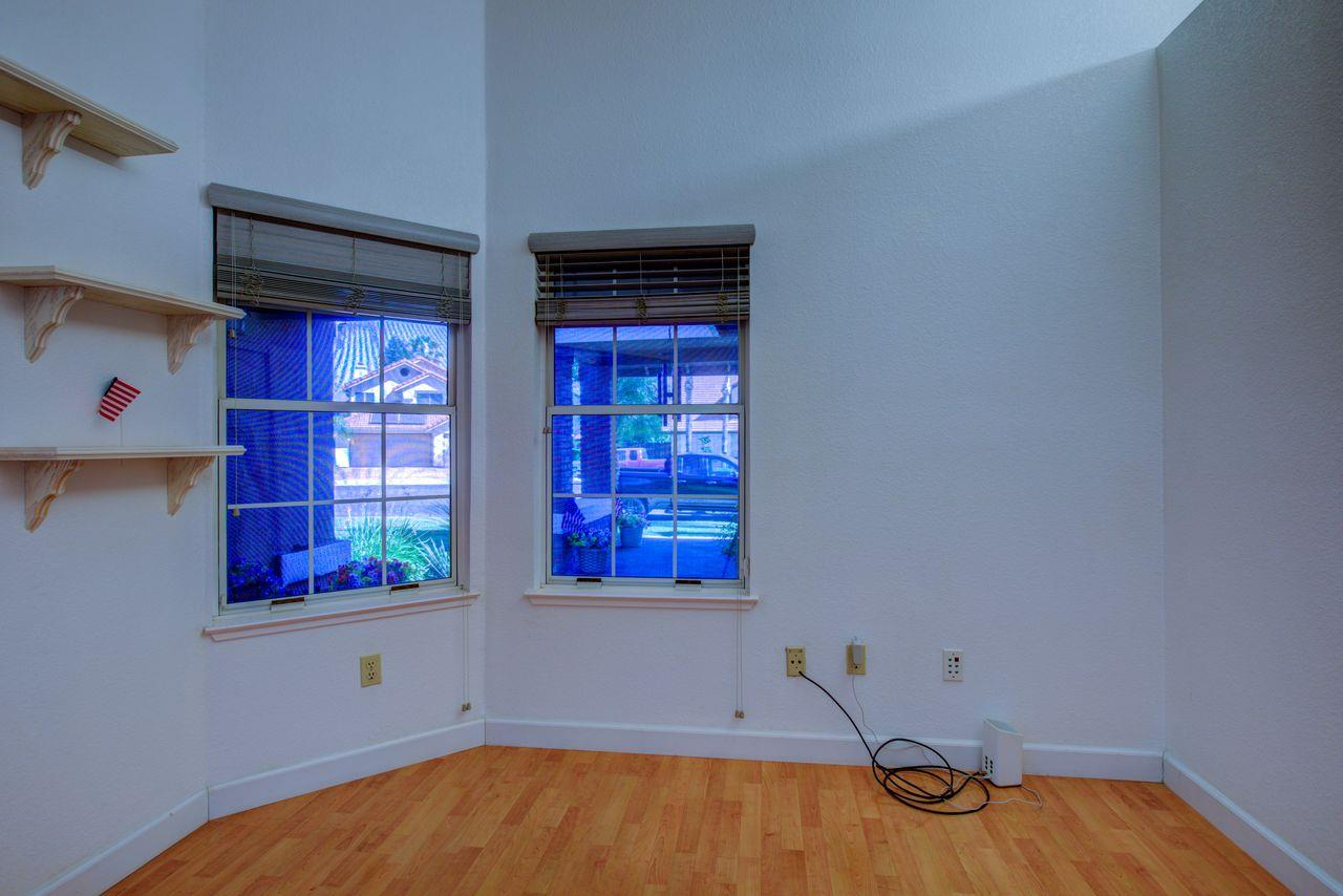 1029 Neal St, Los Banos, CA 93635