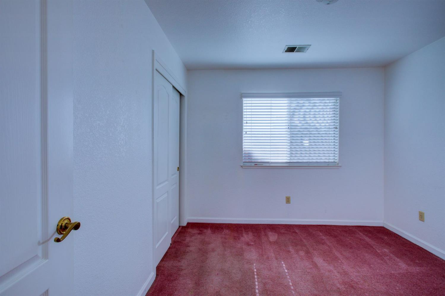 1029 Neal St, Los Banos, CA 93635