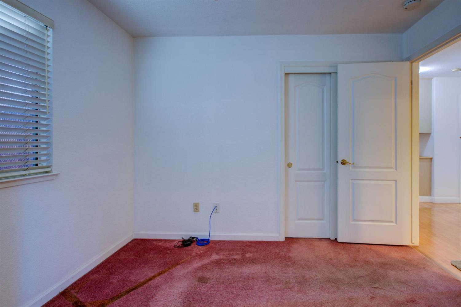 1029 Neal St, Los Banos, CA 93635
