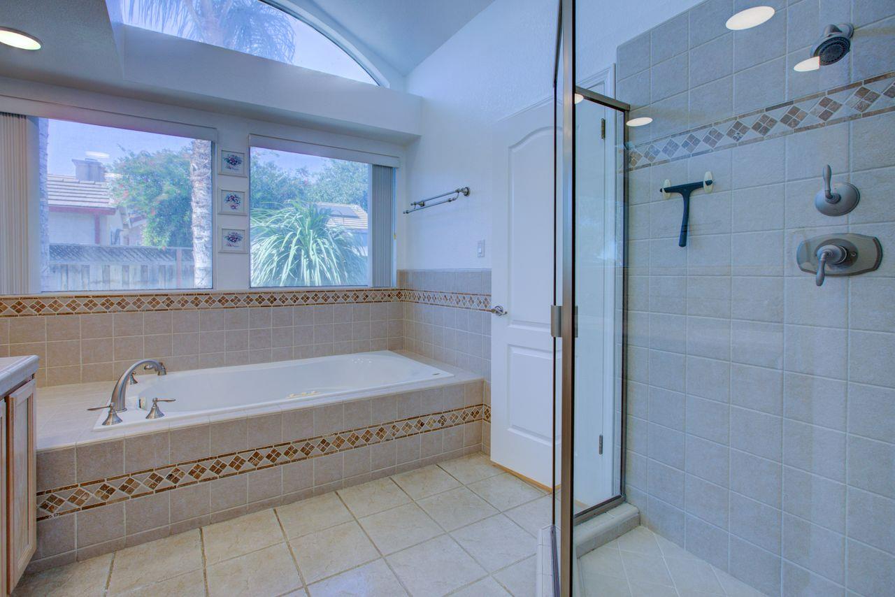 1029 Neal St, Los Banos, CA 93635