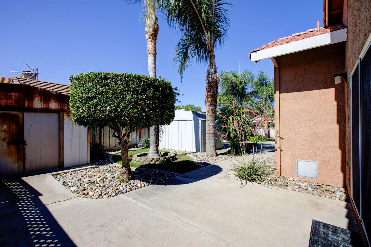 1029 Neal St, Los Banos, CA 93635