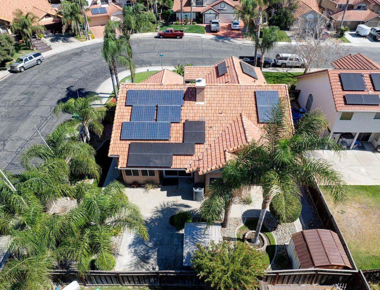 1029 Neal St, Los Banos, CA 93635