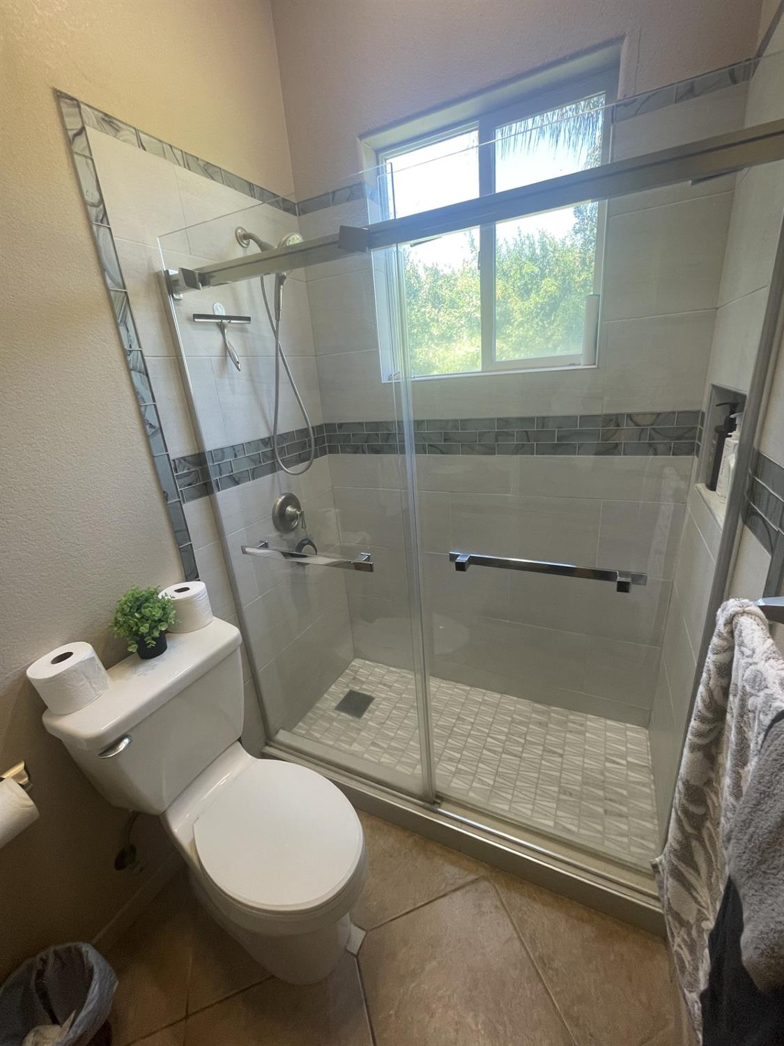 22095 State Highway 120, Escalon, CA 95320