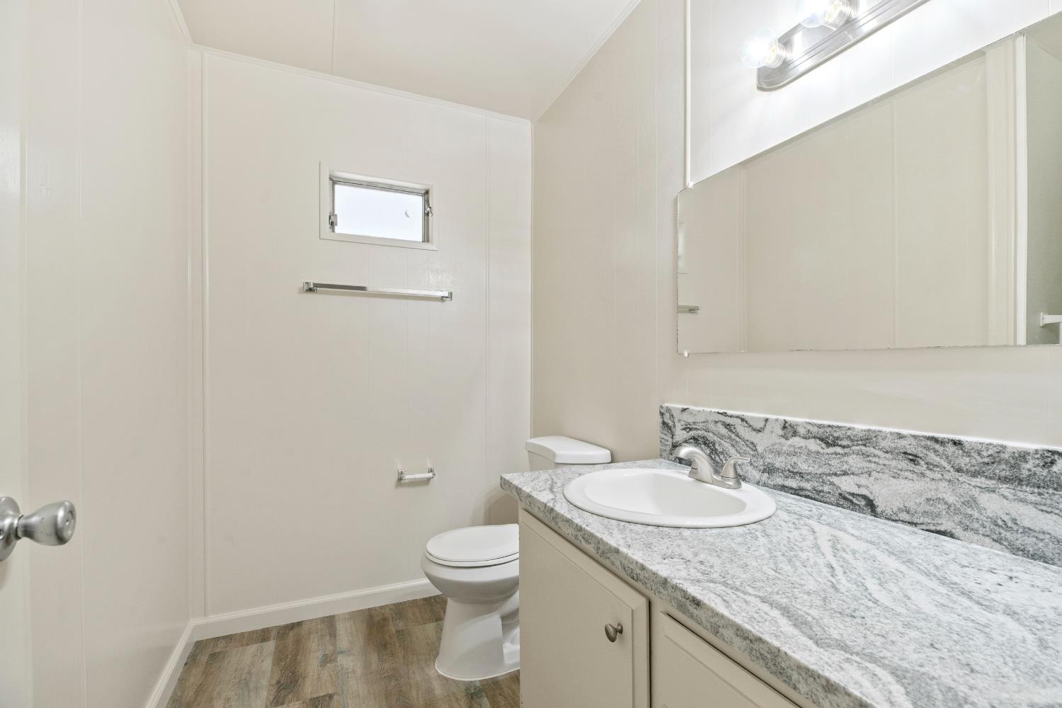 2307 Oakdale Rd #60, Modesto, CA 95355