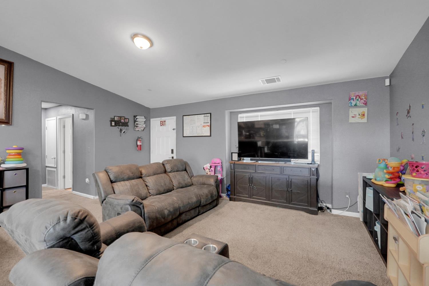 7480 W Meadowlark Ct, Winton, CA 95388