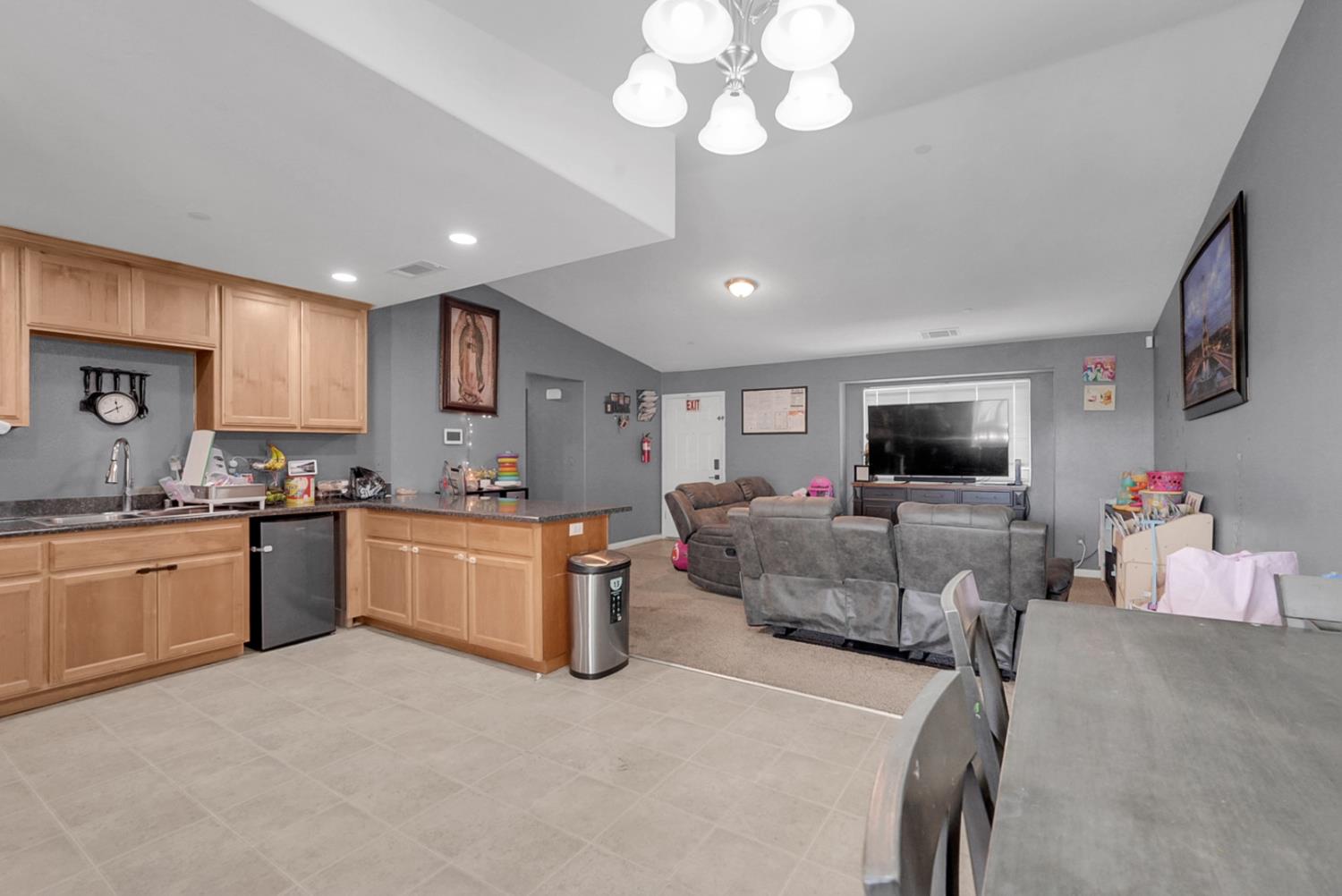 7480 W Meadowlark Ct, Winton, CA 95388