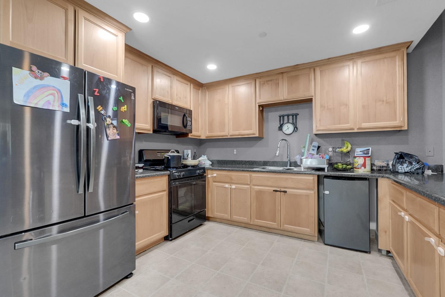 7480 W Meadowlark Ct, Winton, CA 95388