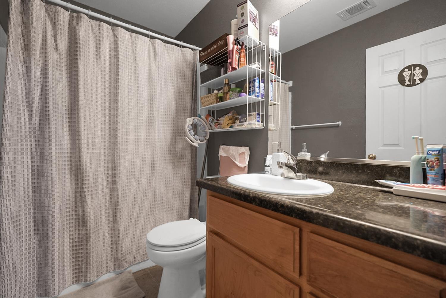 7480 W Meadowlark Ct, Winton, CA 95388