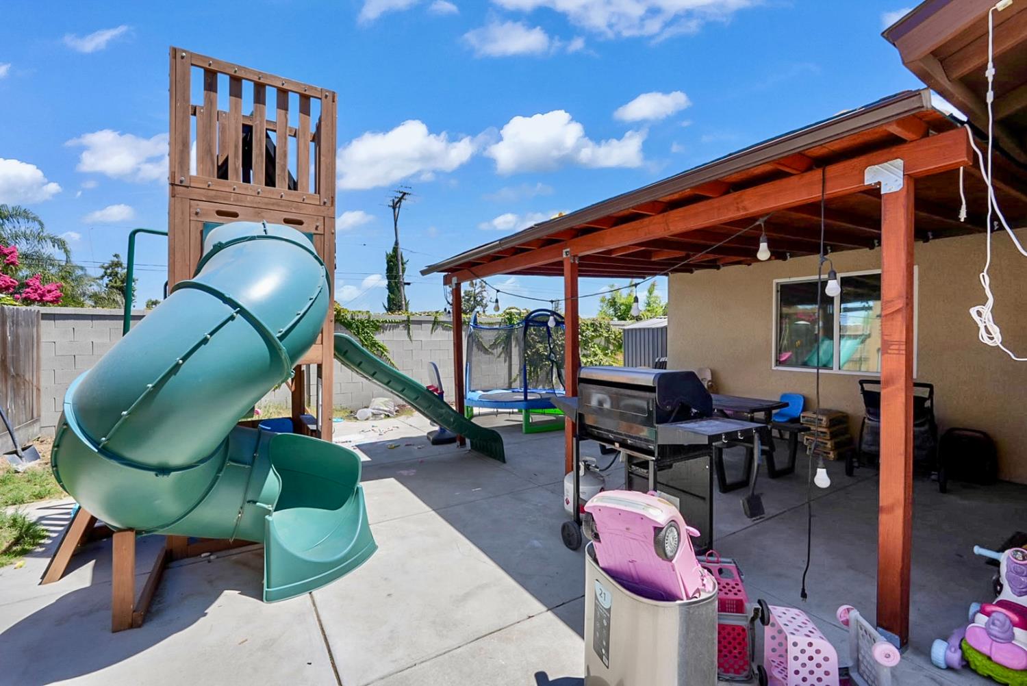 7480 W Meadowlark Ct, Winton, CA 95388