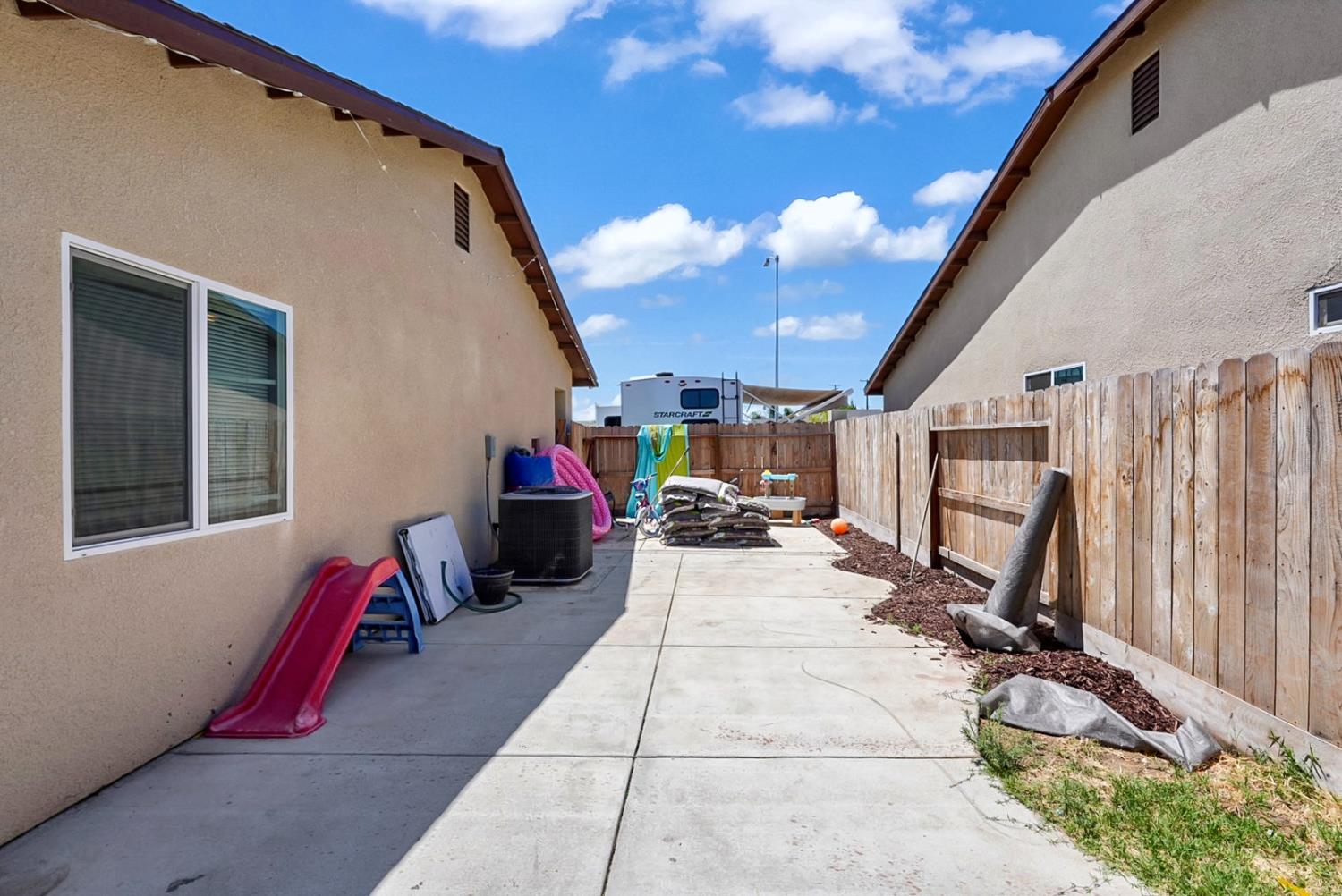7480 W Meadowlark Ct, Winton, CA 95388