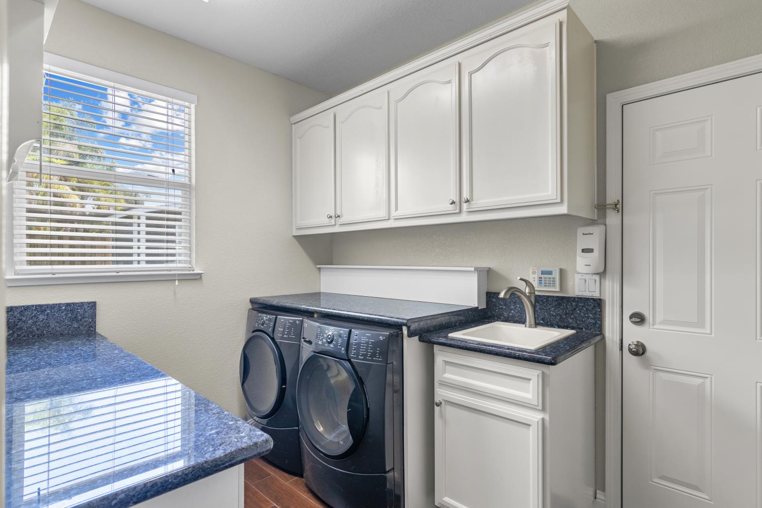 1447 Haven St, Oakdale, CA 95361