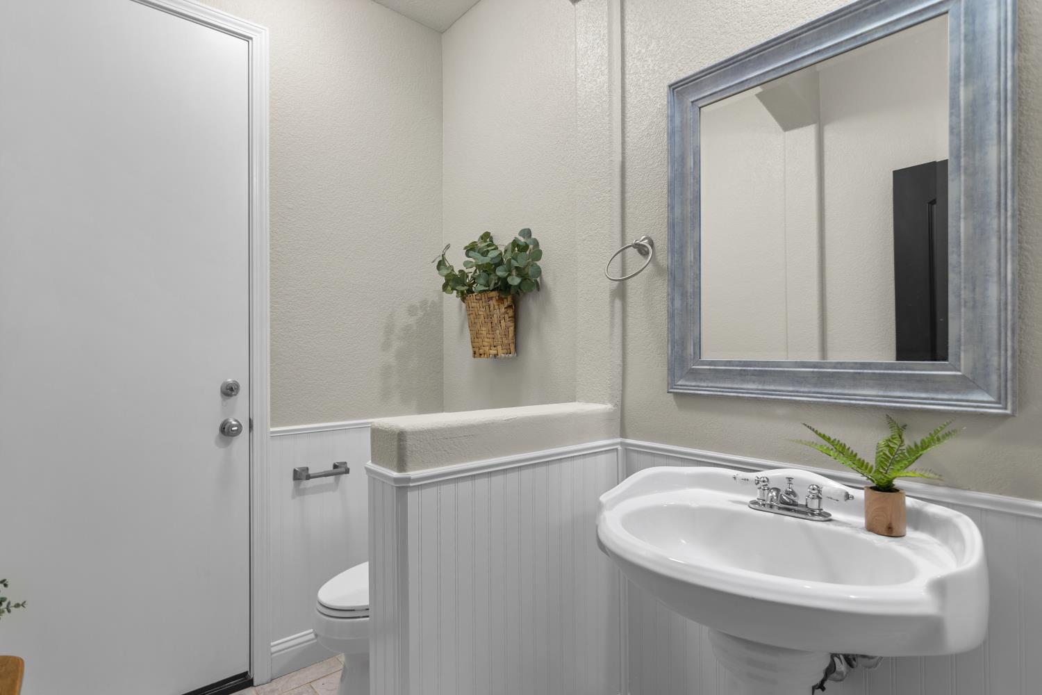 1447 Haven St, Oakdale, CA 95361