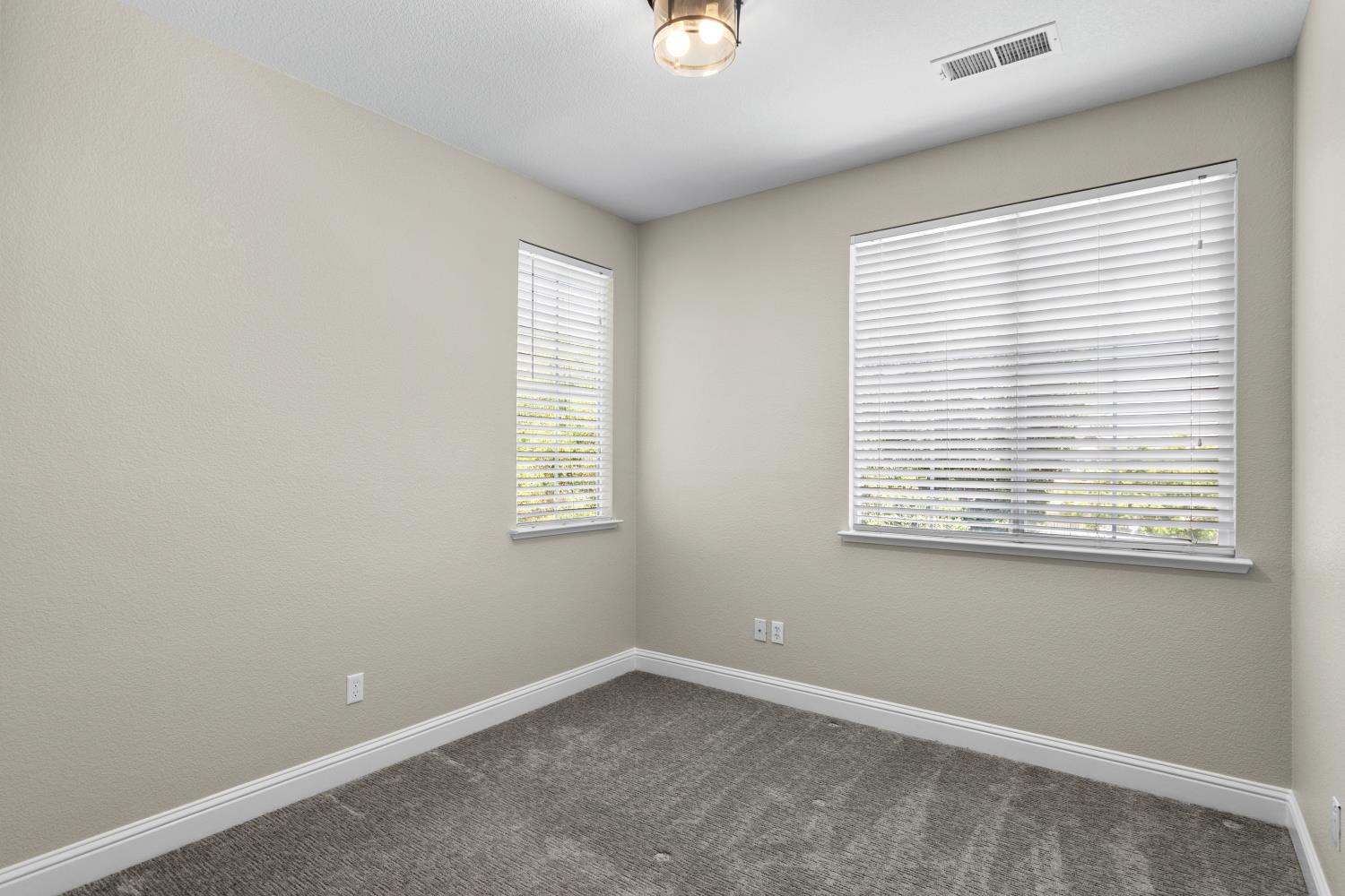 1447 Haven St, Oakdale, CA 95361