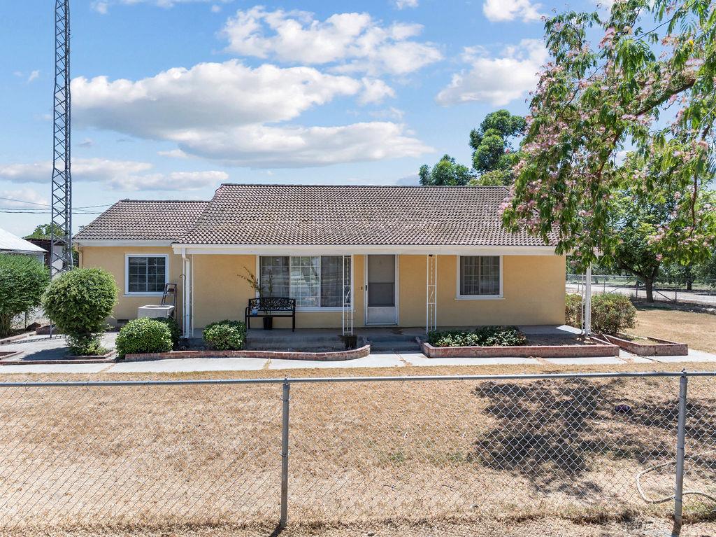 906 Hoyer Rd, Newman, CA 95360