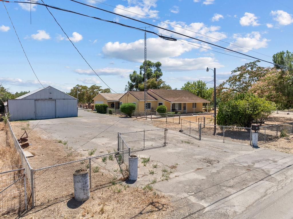 906 Hoyer Rd, Newman, CA 95360