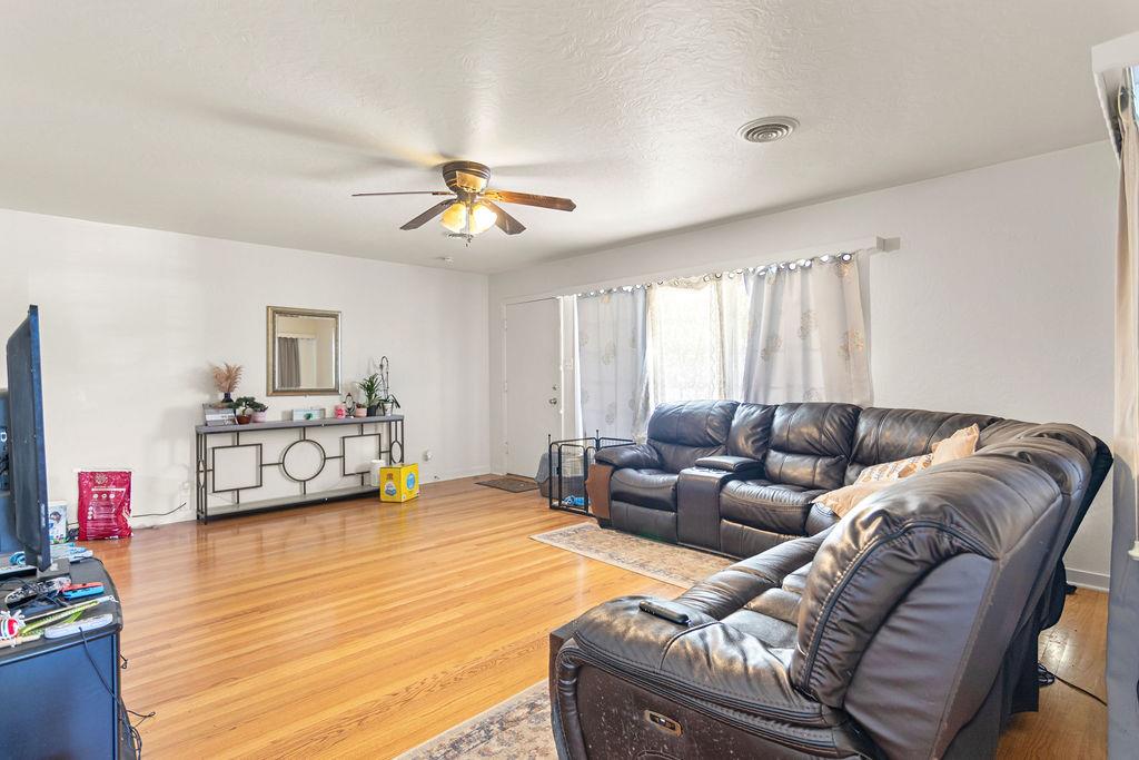 906 Hoyer Rd, Newman, CA 95360