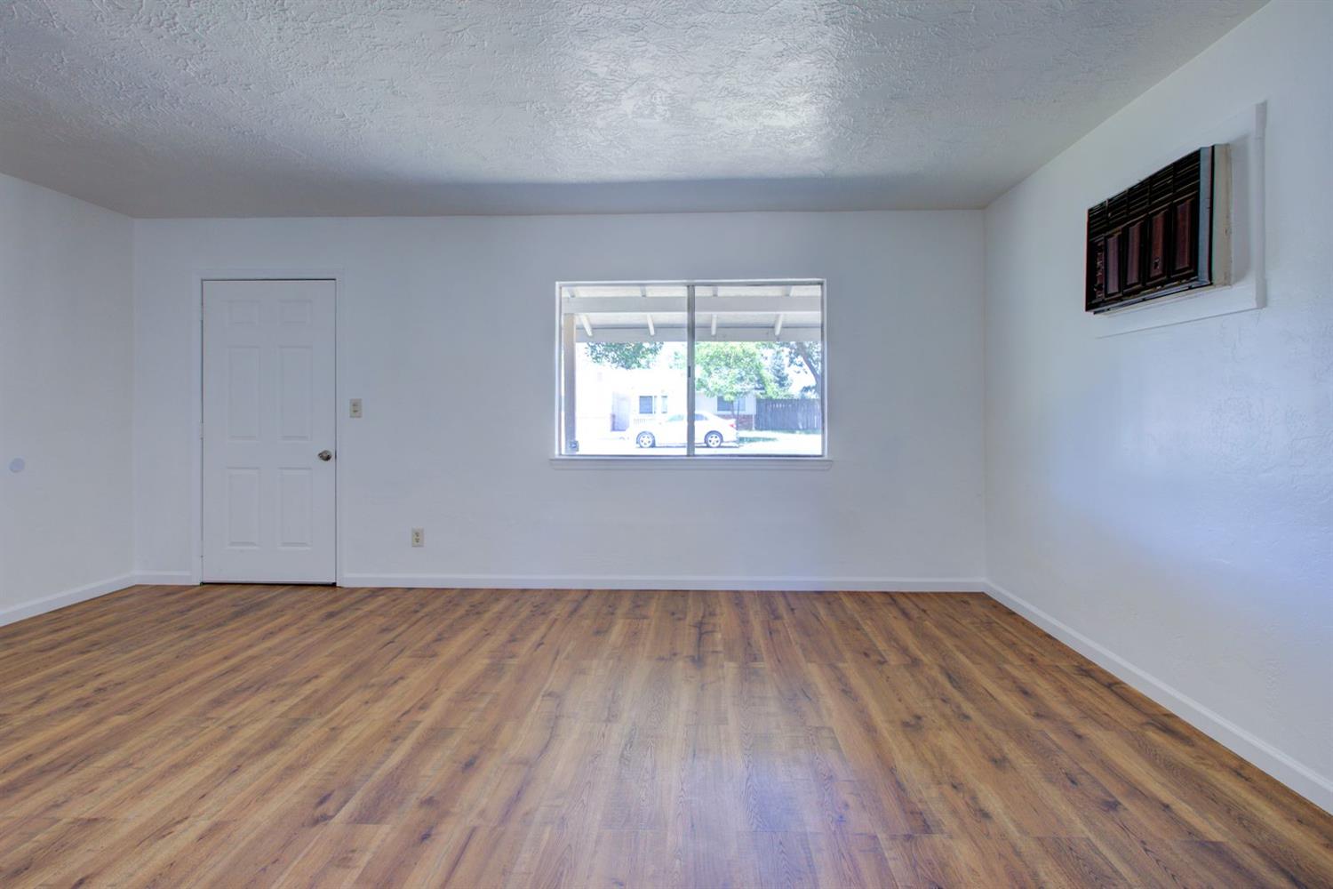 2354 Lambert St, Modesto, CA 95354