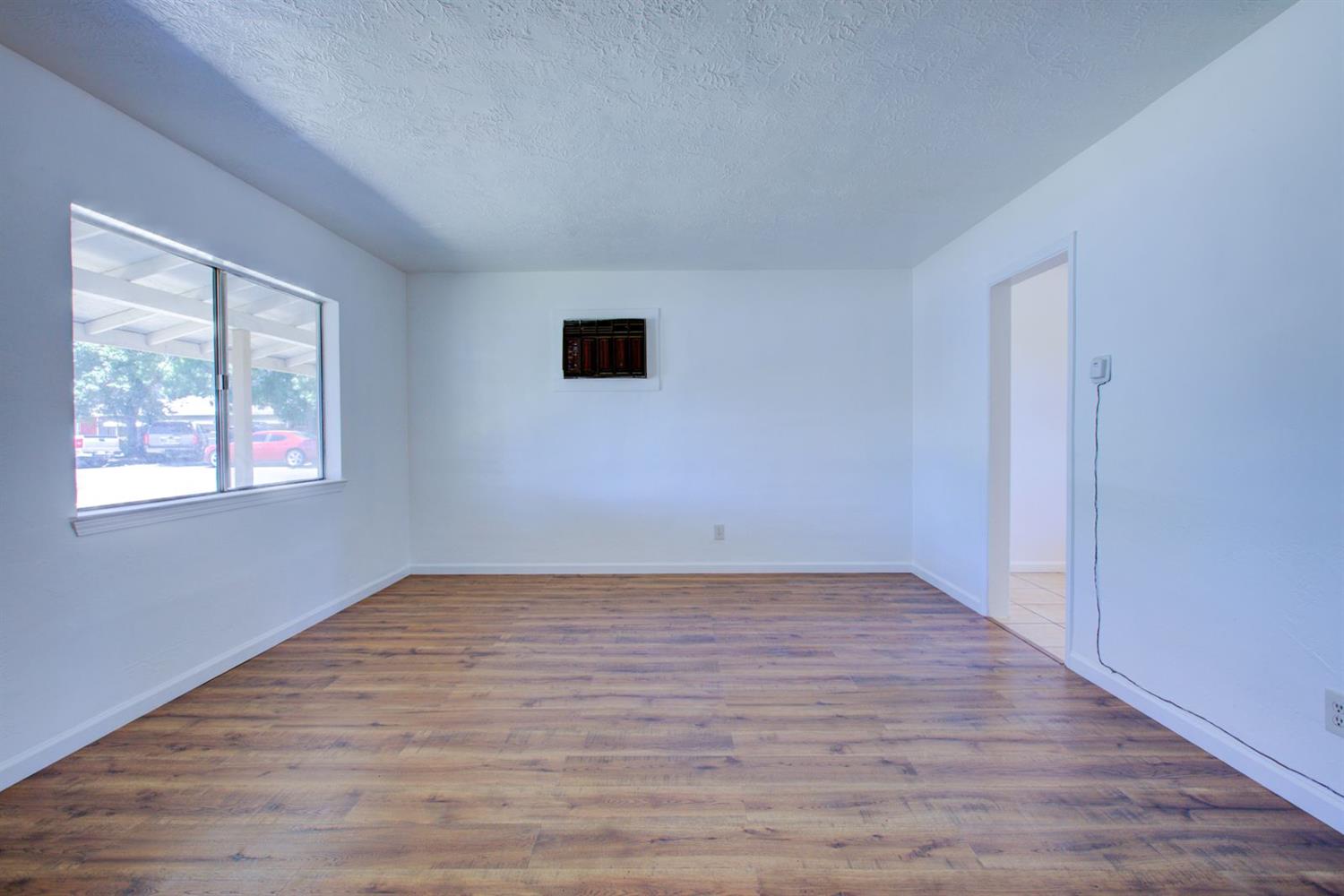2354 Lambert St, Modesto, CA 95354