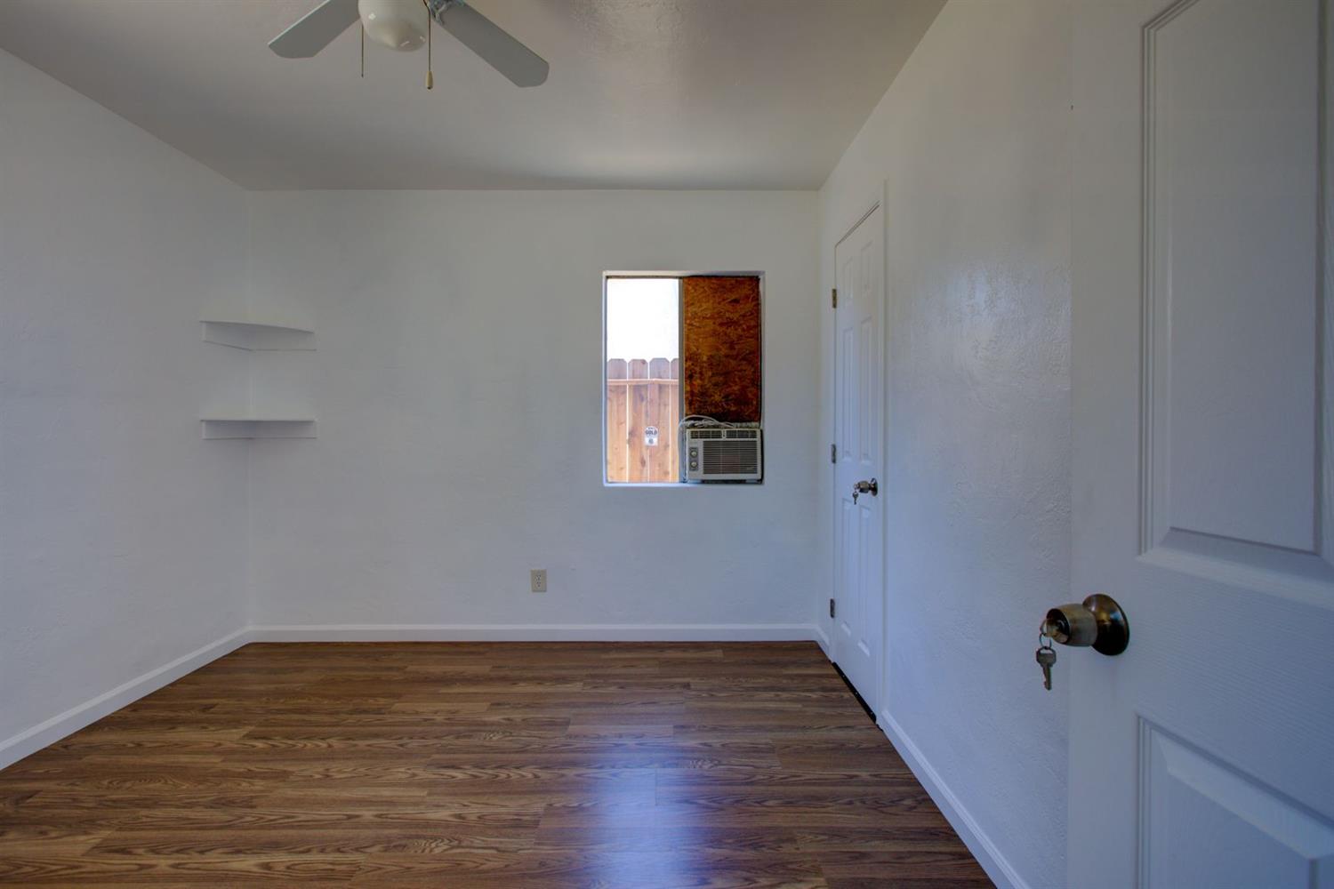 2354 Lambert St, Modesto, CA 95354