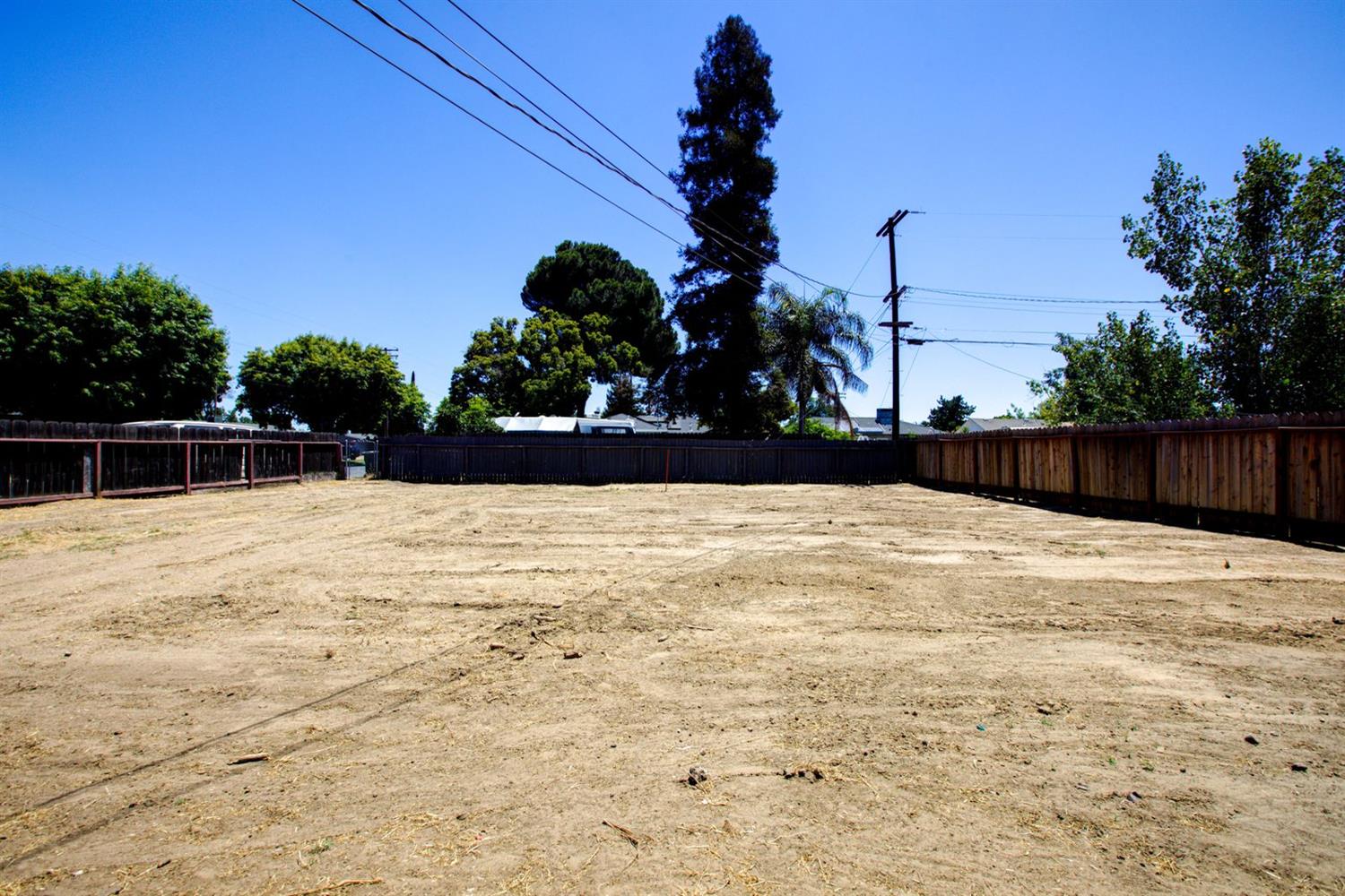 2354 Lambert St, Modesto, CA 95354