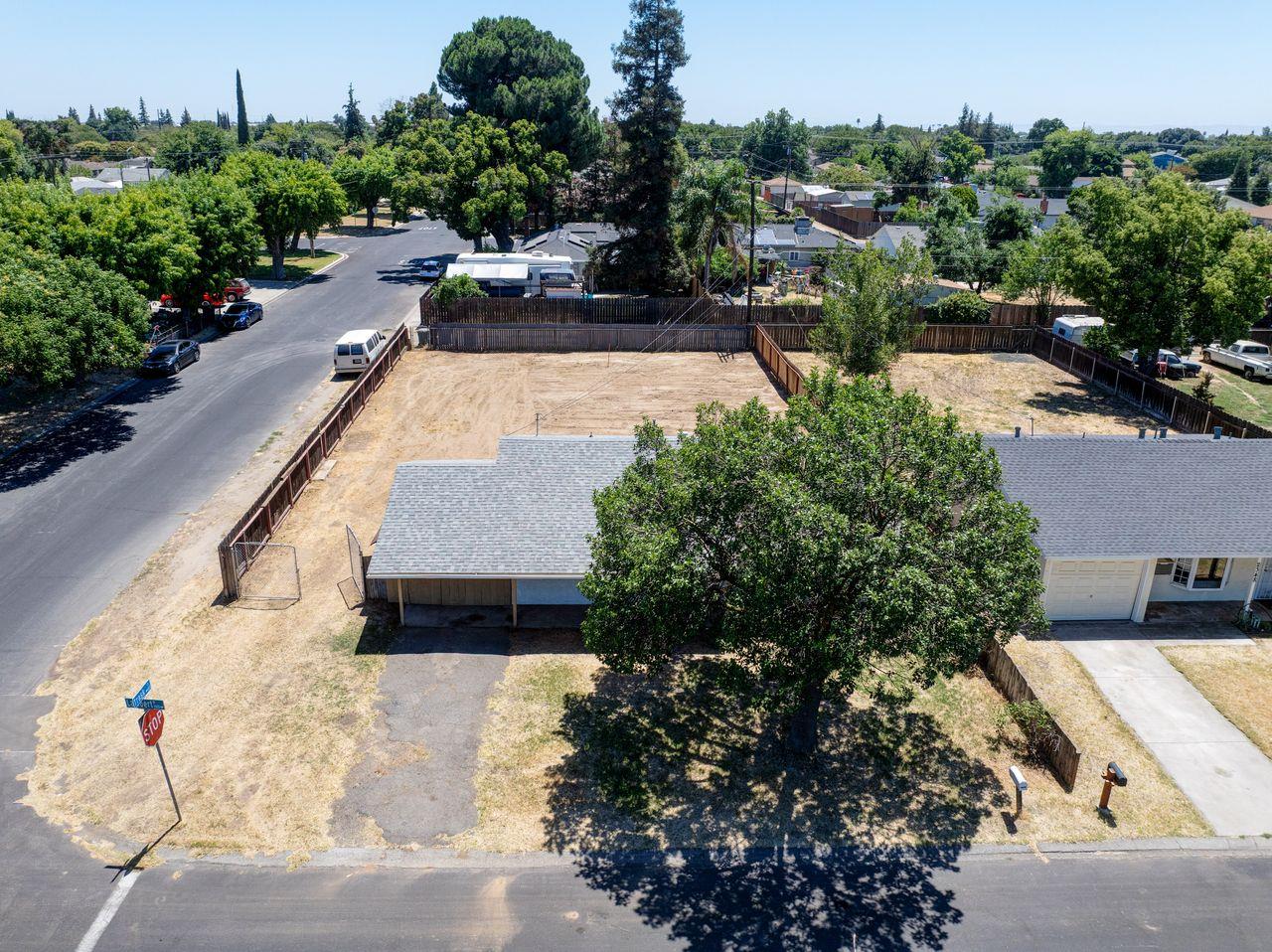 2354 Lambert St, Modesto, CA 95354