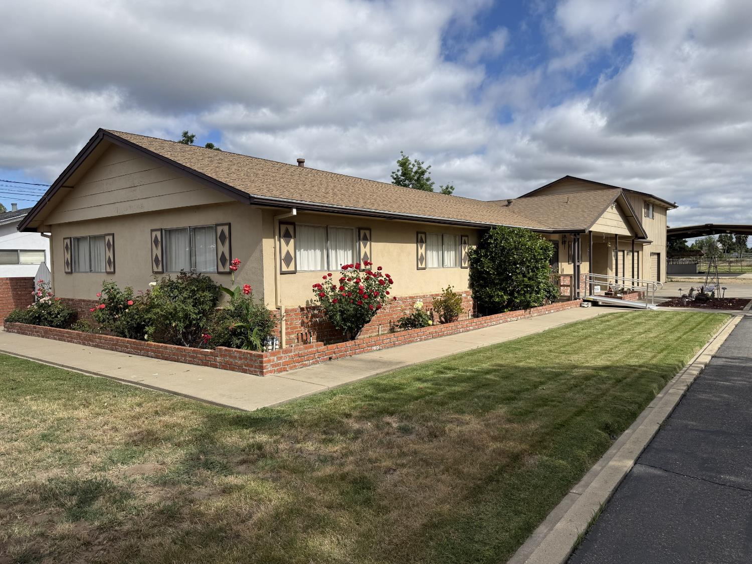 1729 Beverly Dr, Modesto, CA 95358