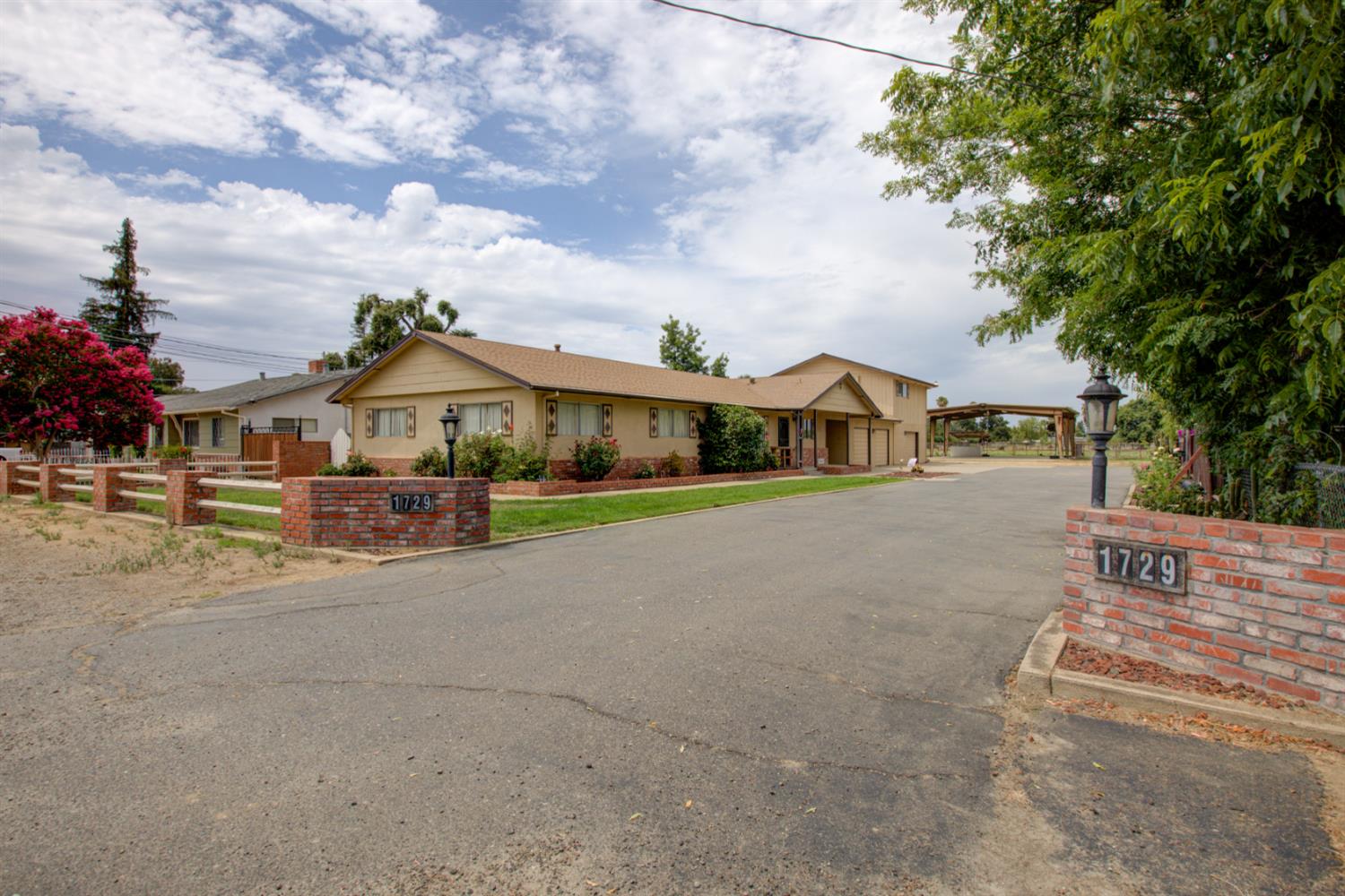 1729 Beverly Dr, Modesto, CA 95358