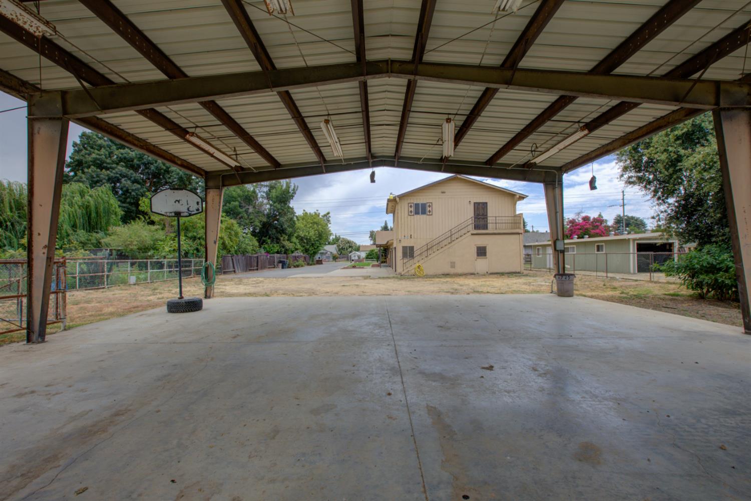 1729 Beverly Dr, Modesto, CA 95358
