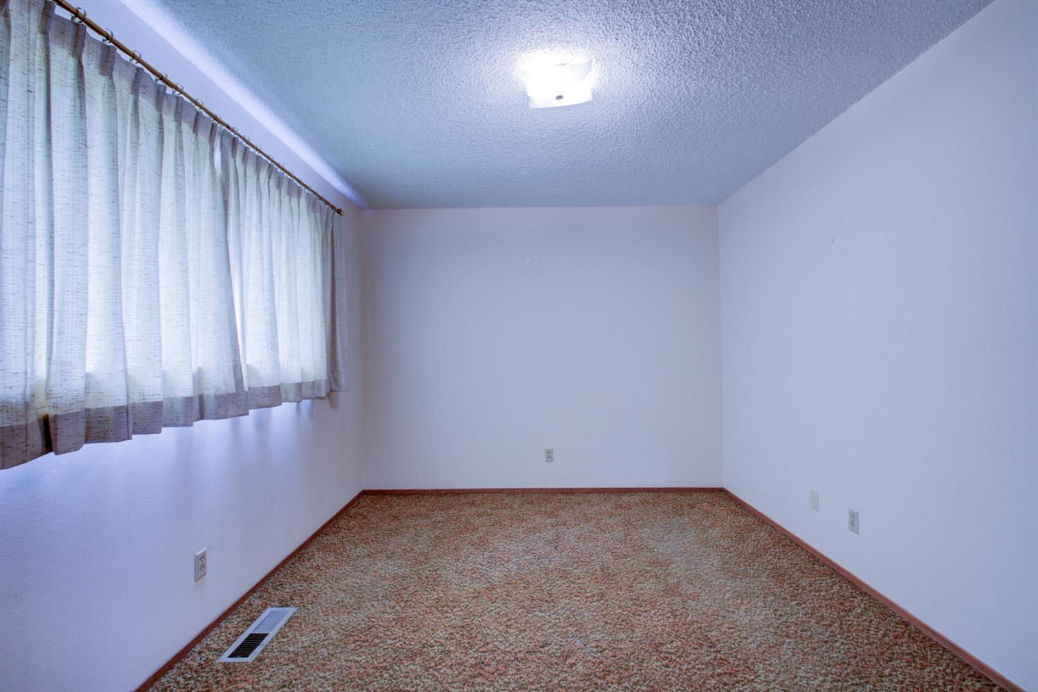 1729 Beverly Dr, Modesto, CA 95358