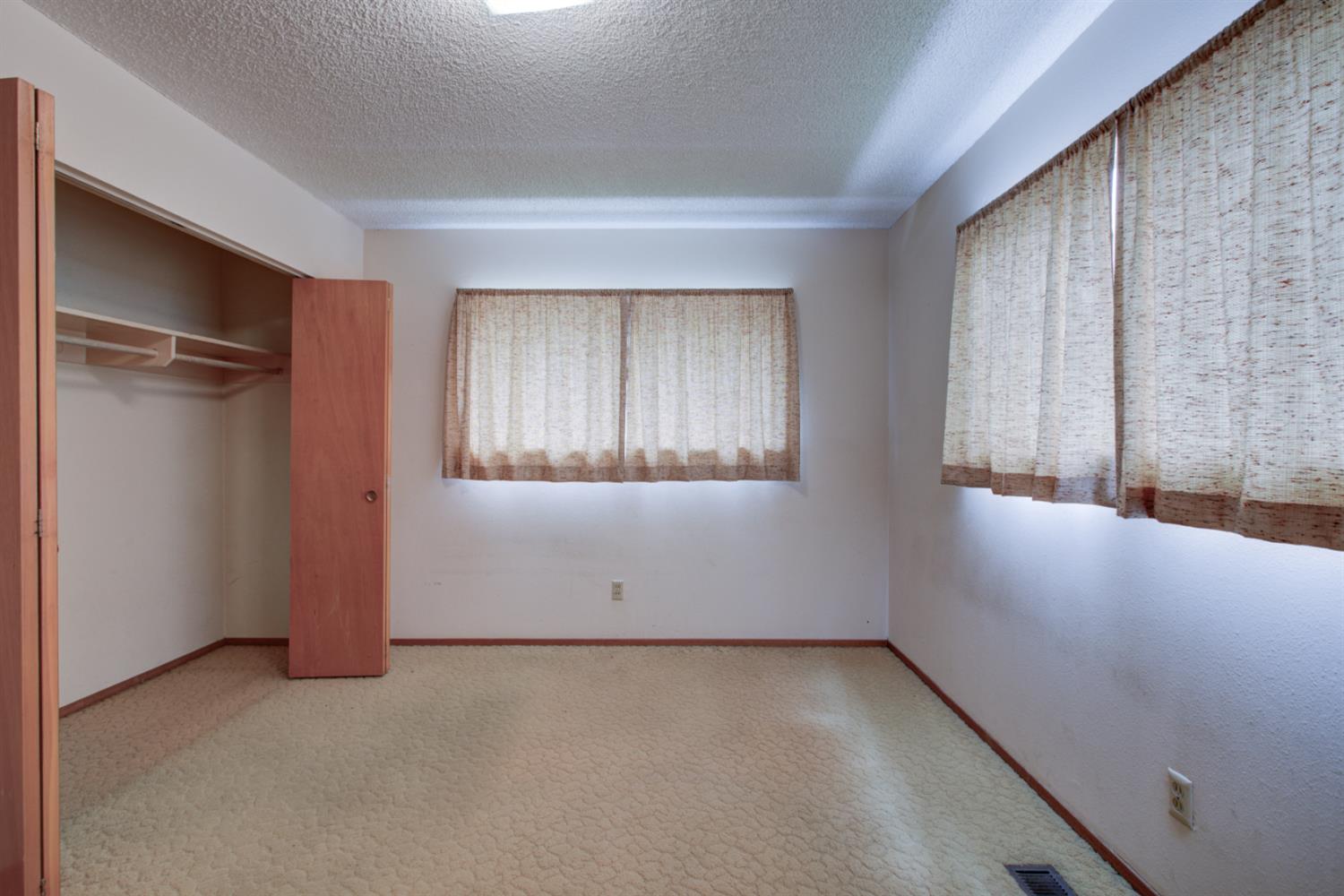 1729 Beverly Dr, Modesto, CA 95358
