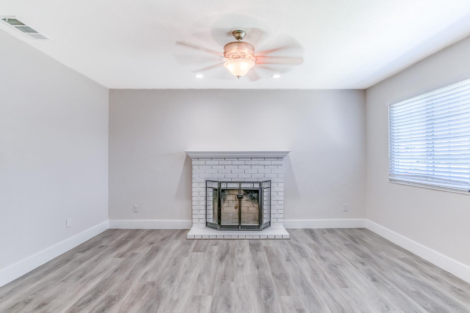430 Eva Dr, Manteca, CA 95336
