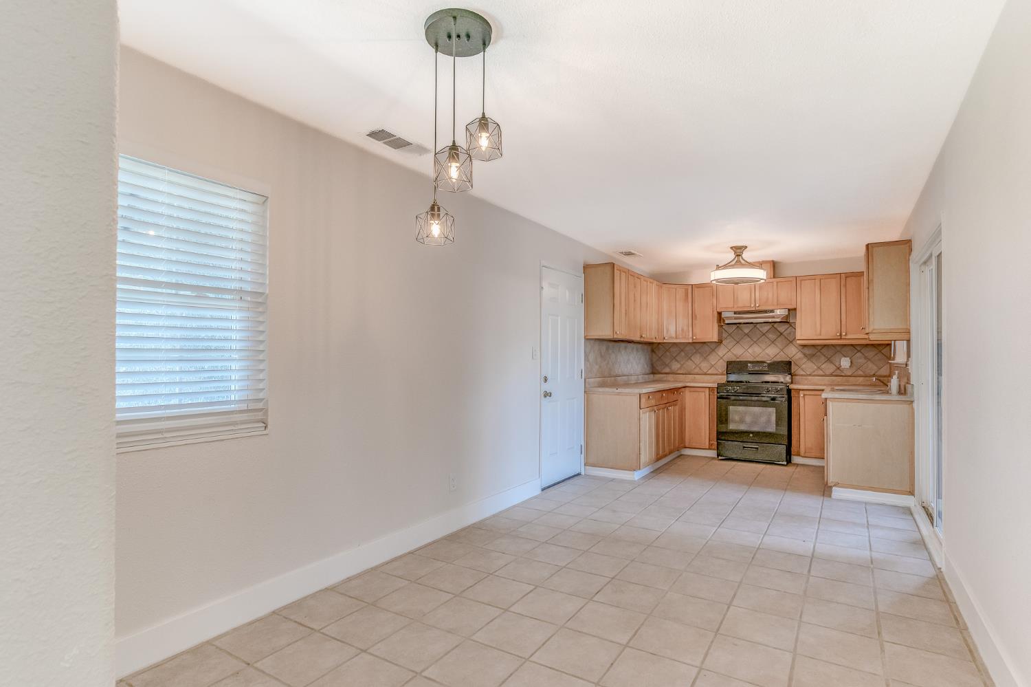 430 Eva Dr, Manteca, CA 95336