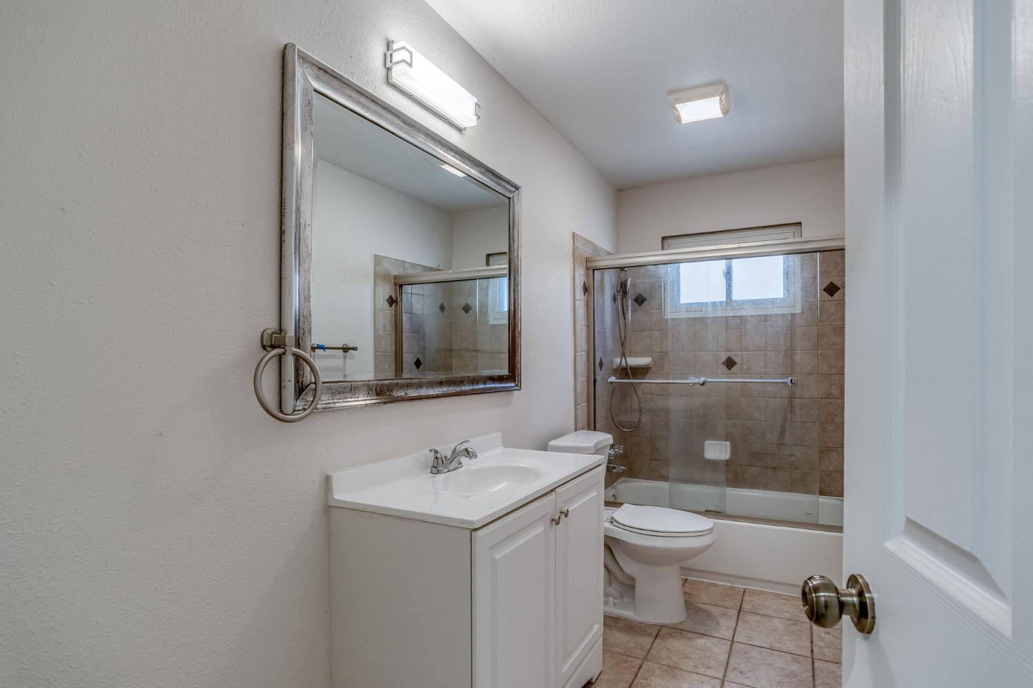 430 Eva Dr, Manteca, CA 95336