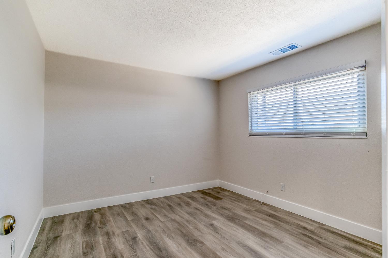 430 Eva Dr, Manteca, CA 95336