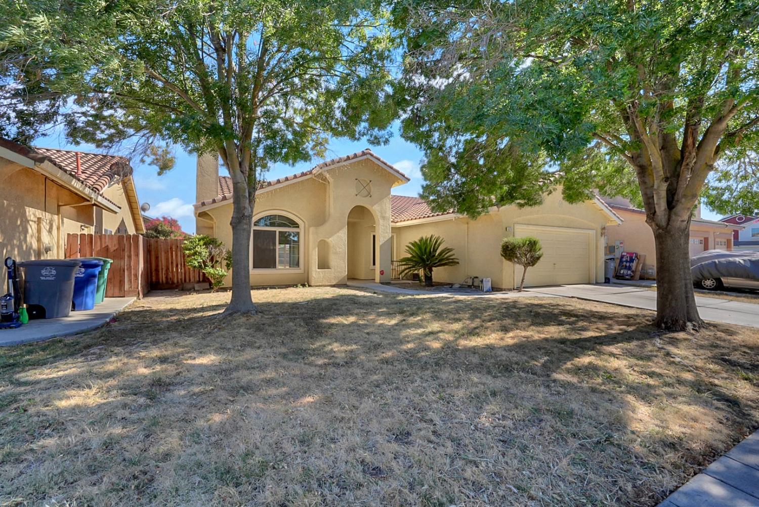 528 Burgundy St, Los Banos, CA 93635