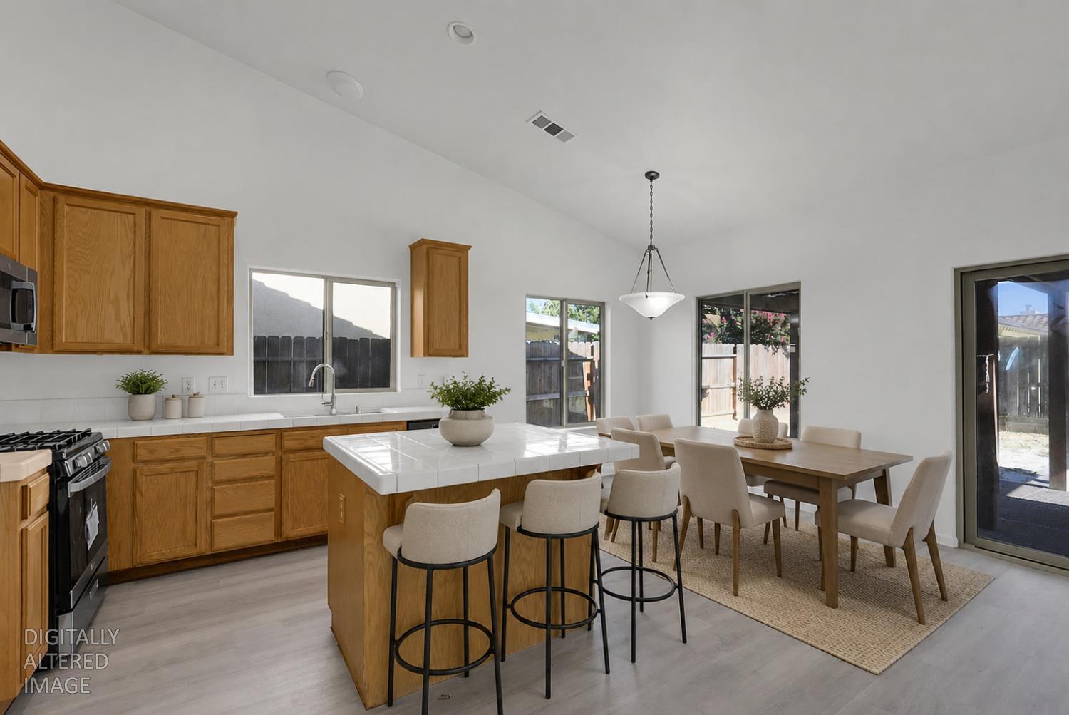 528 Burgundy St, Los Banos, CA 93635