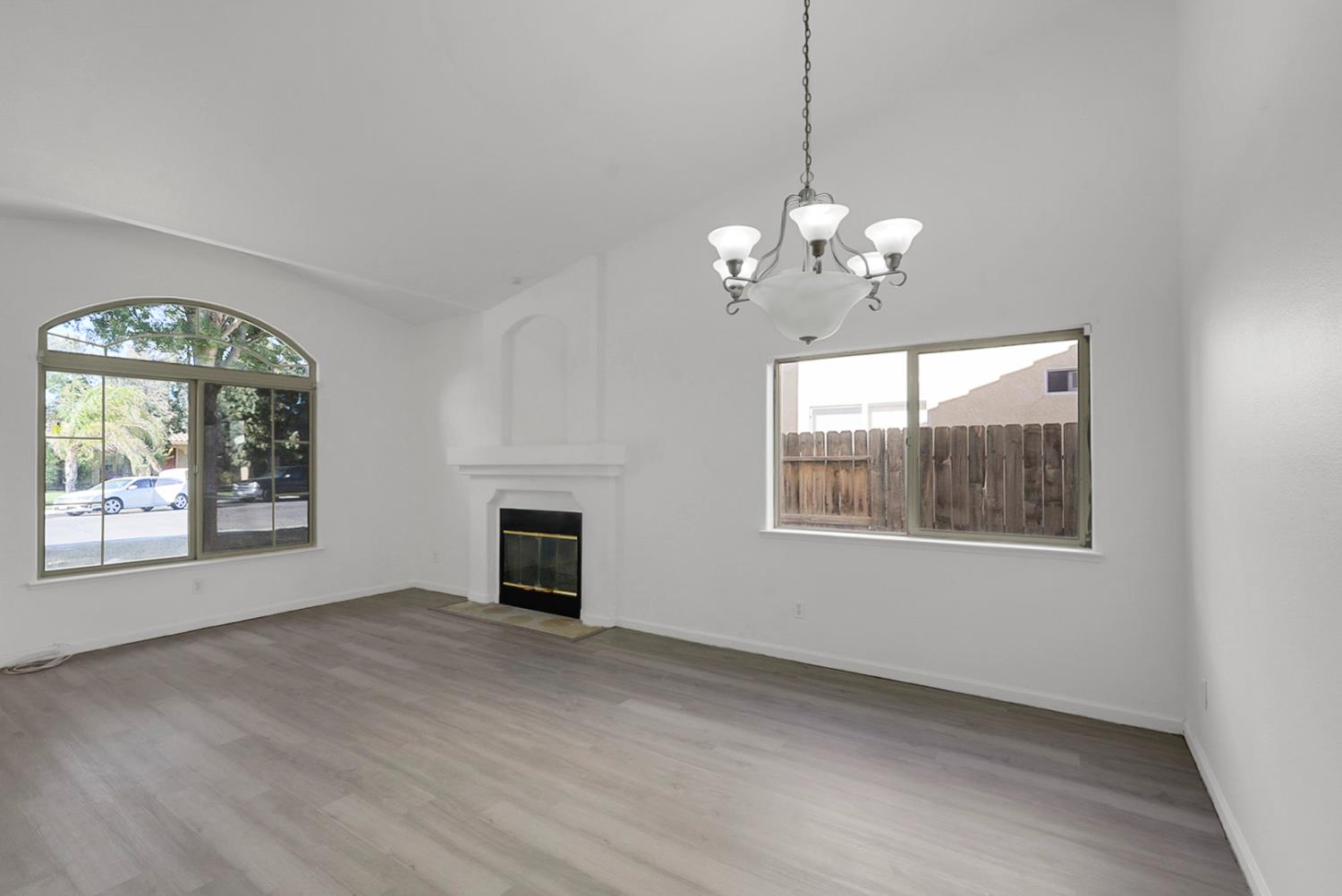 528 Burgundy St, Los Banos, CA 93635