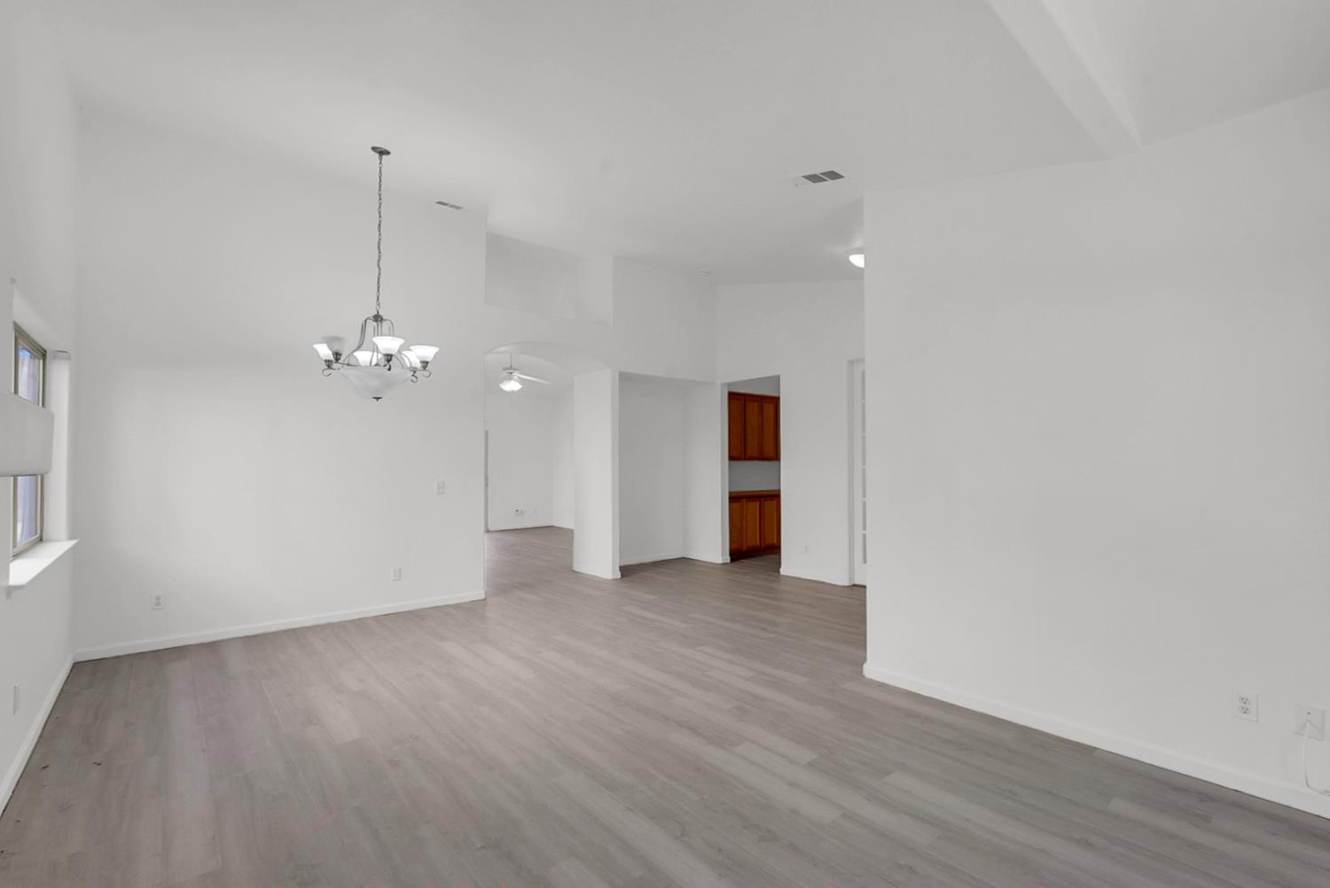 528 Burgundy St, Los Banos, CA 93635